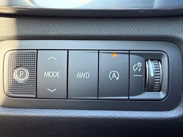 2027 GMC Acadia AT4 - Photo 22