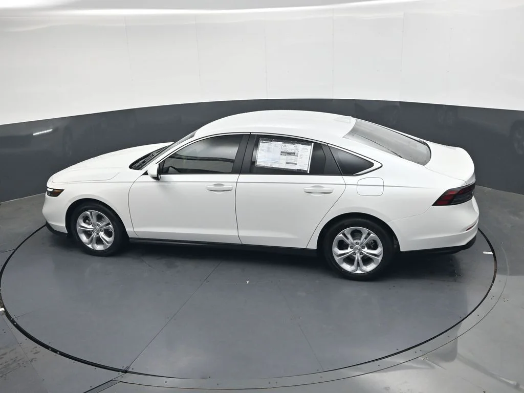 New 2026 Platinum White Pearl Honda LX image 32