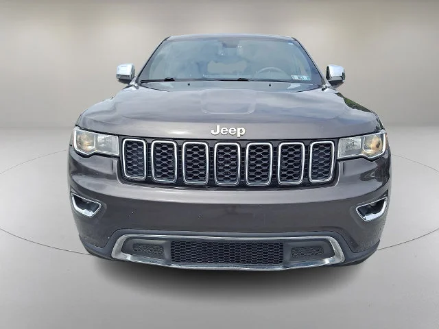 Used 2019 Gray Jeep Limited image 2