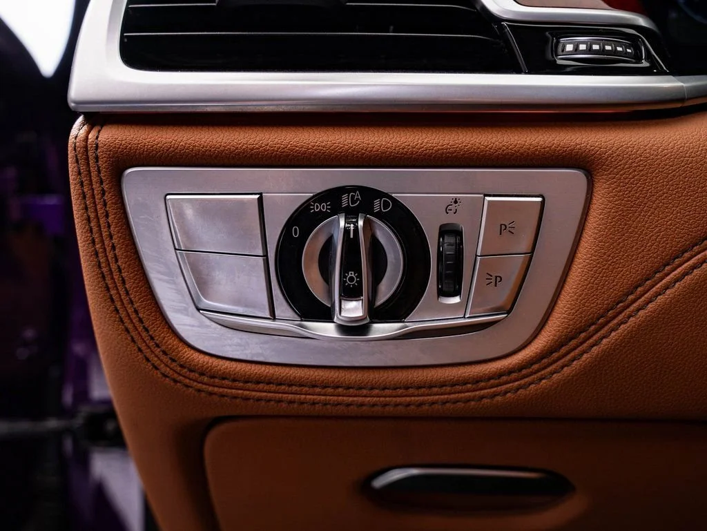 Used 2022 Twilight Purple Metallic BMW ALPINA B7 xDrive image 46