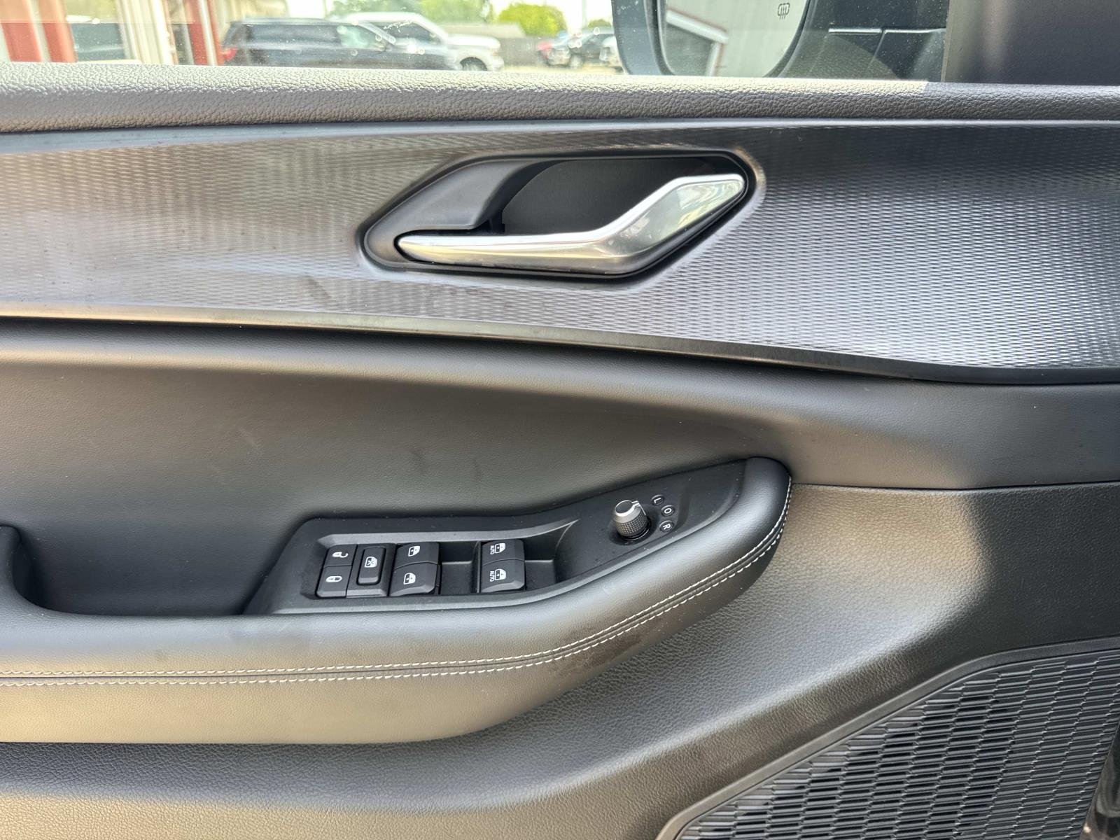 Used 2025 Black Jeep Laredo image 19