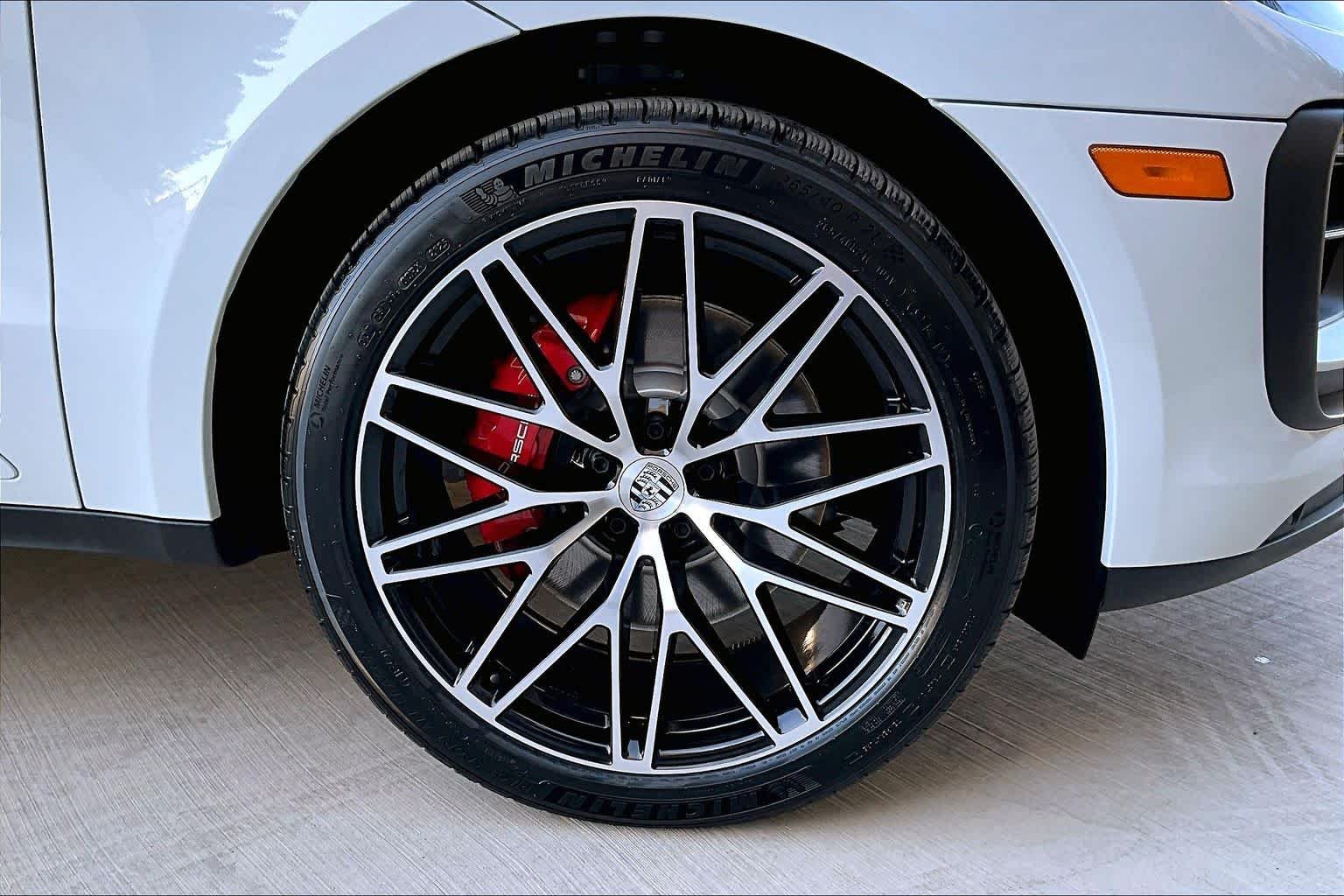 2026 Porsche Macan S - Photo 11