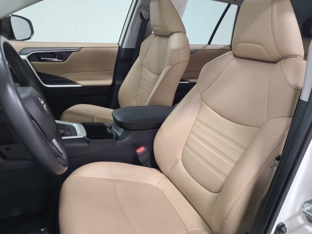 Certified Used 2022 Blizzard Pearl Toyota Hybrid XLE Premium image 20