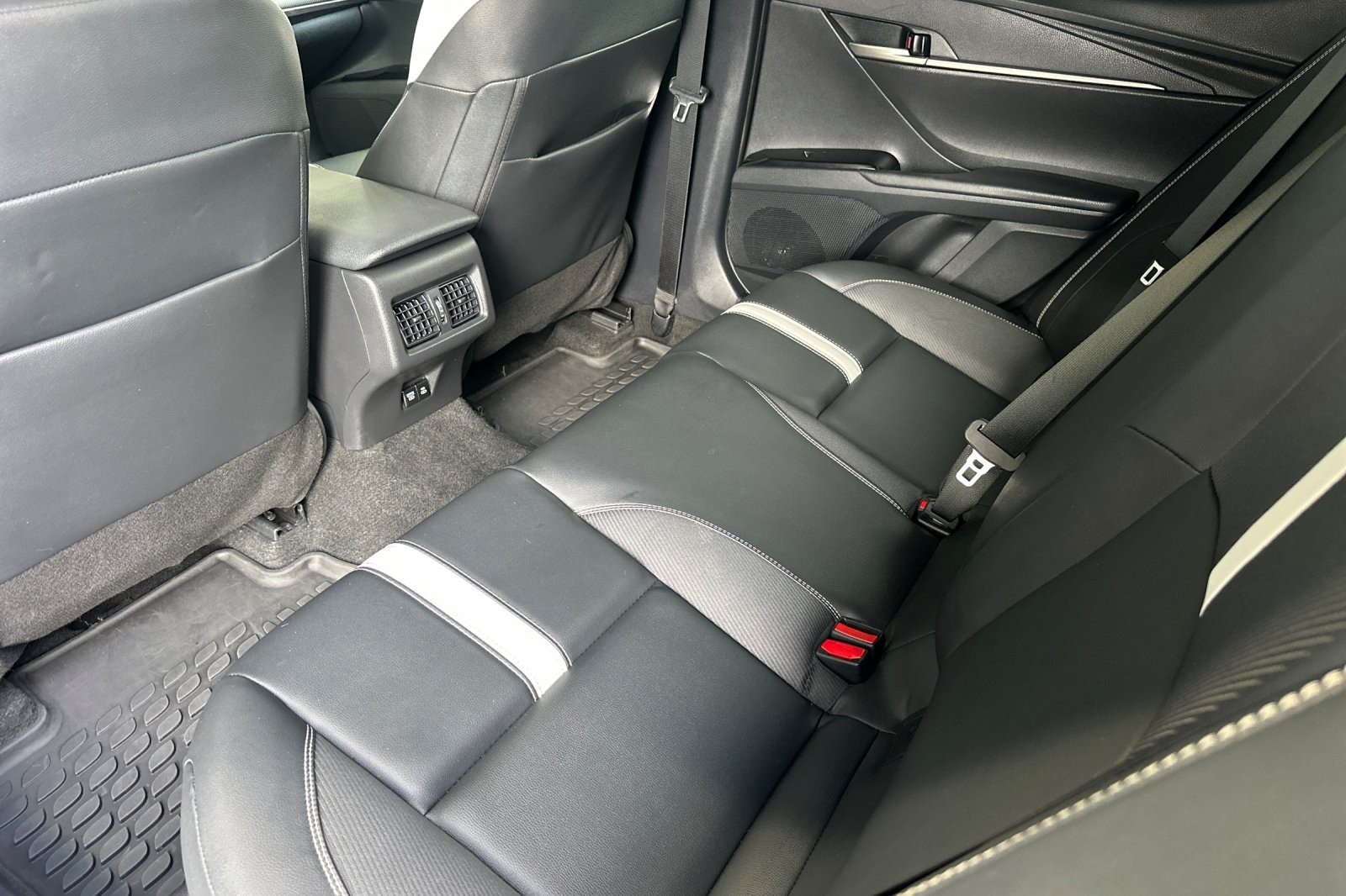Certified Used 2025 Ocean Gem Toyota SE image 11