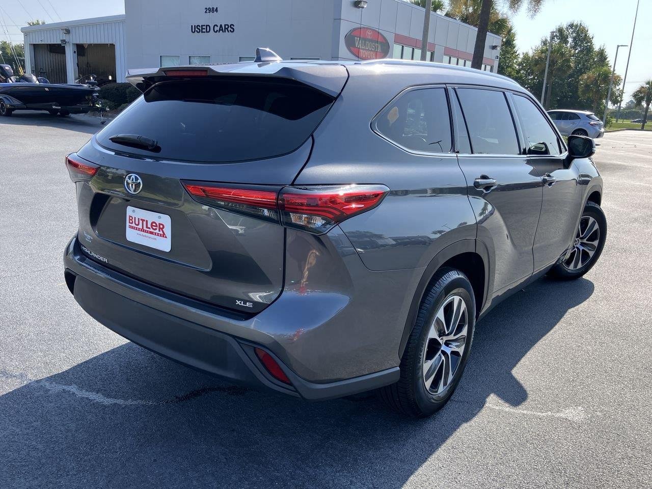 Used 2021 Gray (Magnetic Gray Metallic) Toyota XLE image 5