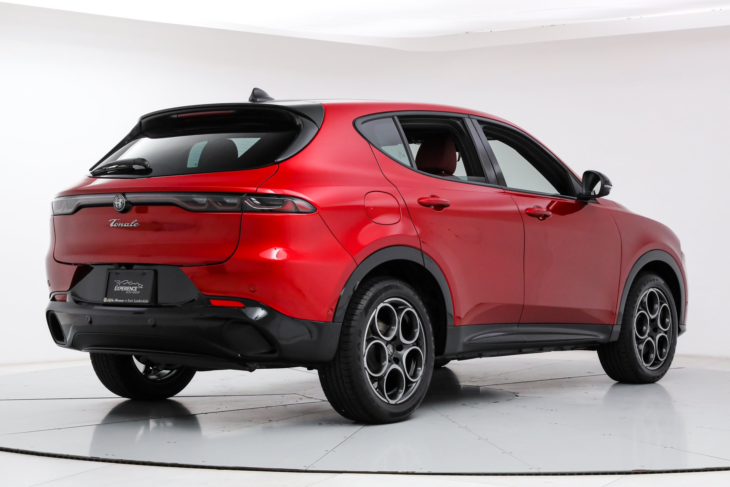 New 2026 Rosso Brera (Red) Exterior Paint Alfa Romeo Sprint image 5