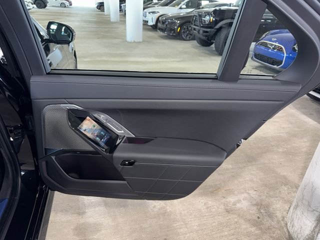 New 2026 Black Sapphire Metallic BMW 760i xDrive image 10