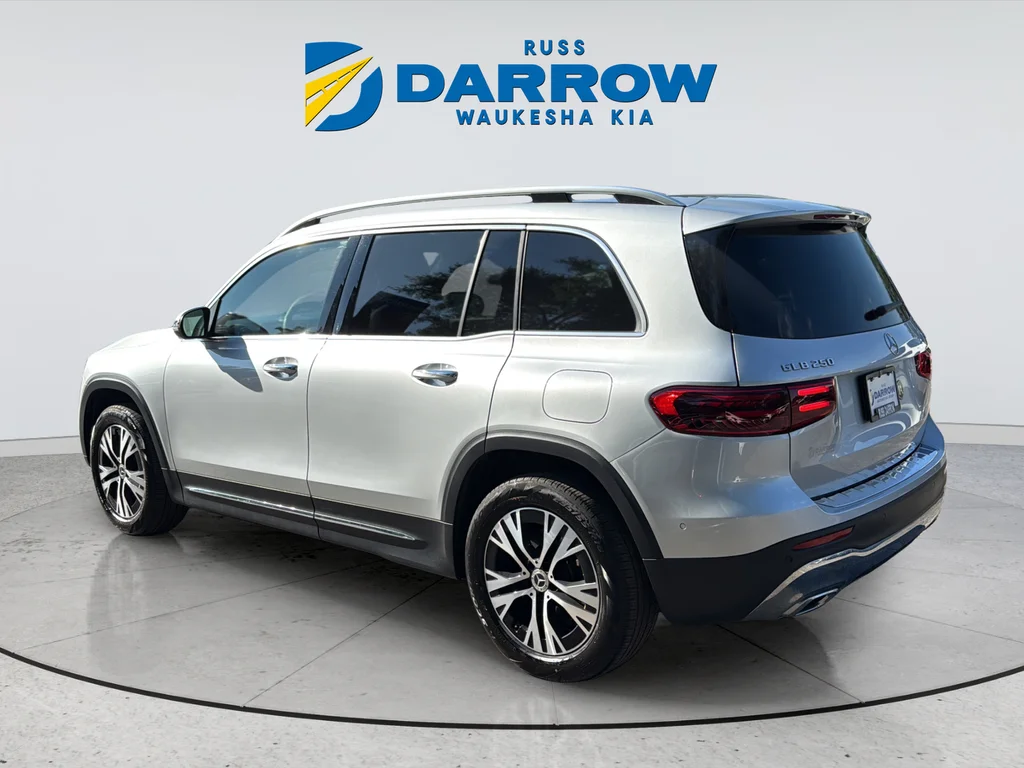 Used 2024  Mercedes-Benz GLB 250 image 3