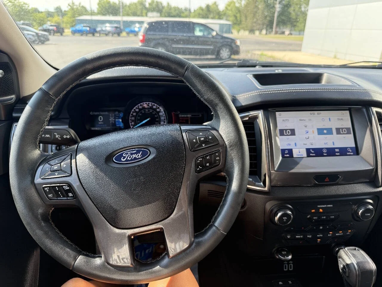Used 2020 Magnetic Ford Lariat 4x4 4dr SuperCrew 5.1 ft. SB image 20
