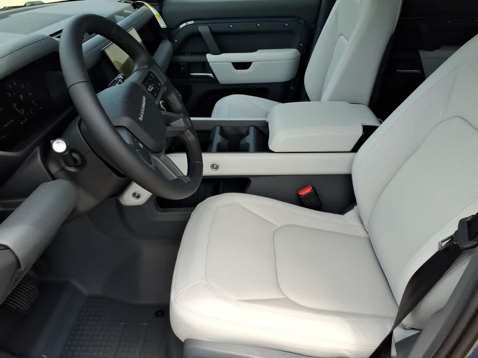 New 2026 Tasman Blue Land Rover X-Dynamic SE image 11