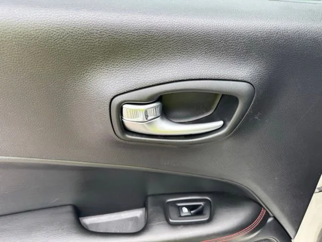 Used 2018 White Jeep Trailhawk 4x4 image 16