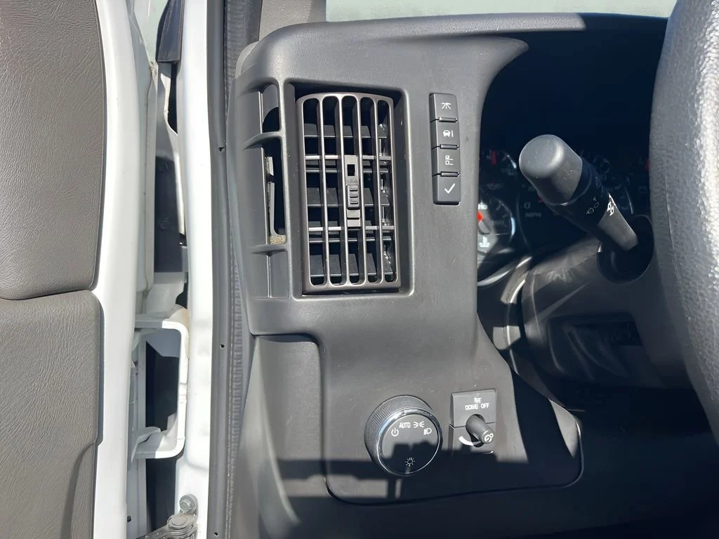 Used 2023 Summit White GMC Work Van image 17