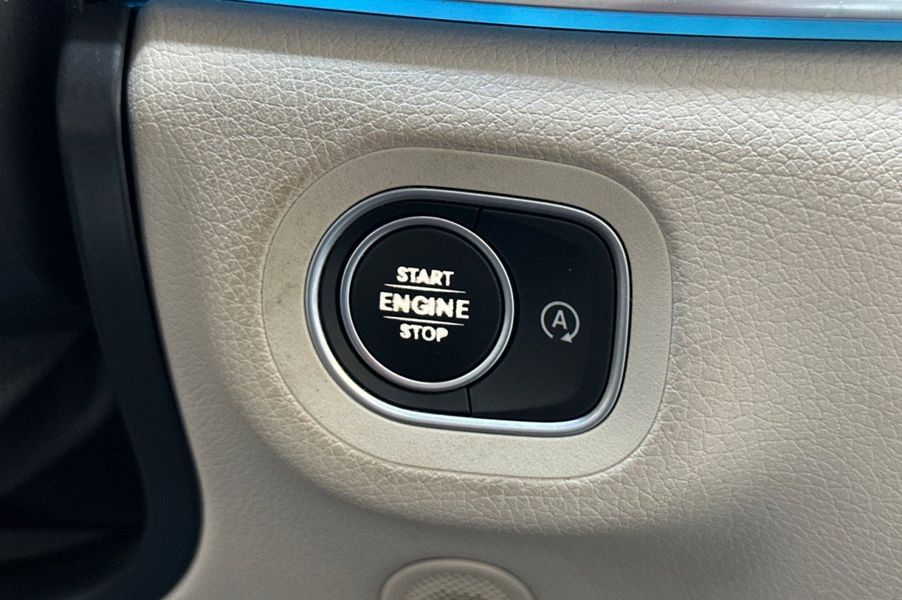 Used 2020 Lunar Blue Metallic Mercedes-Benz GLS 450 image 23