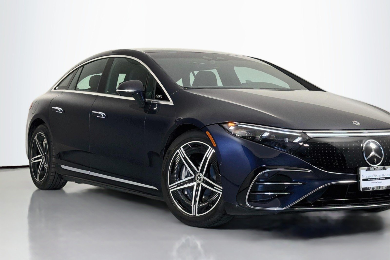 Certified Used 2022 Nautical Blue Metallic Mercedes-Benz 580 image 13