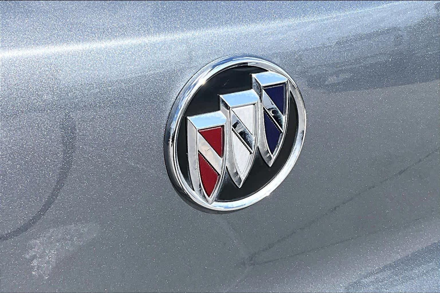 Used 2022 Satin Steel Metallic Buick Select image 31