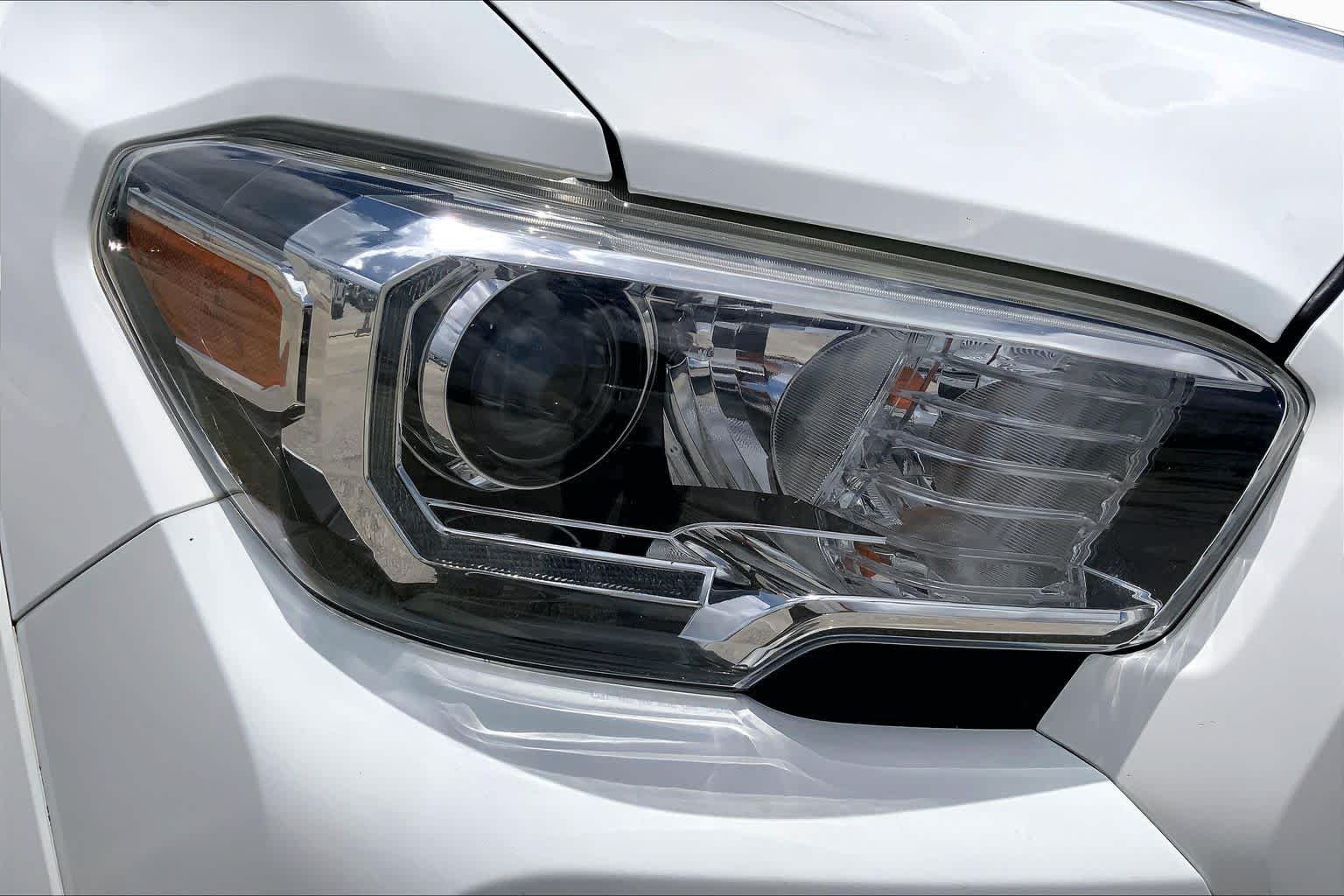 Used 2019 Super White Toyota TRD Sport image 27