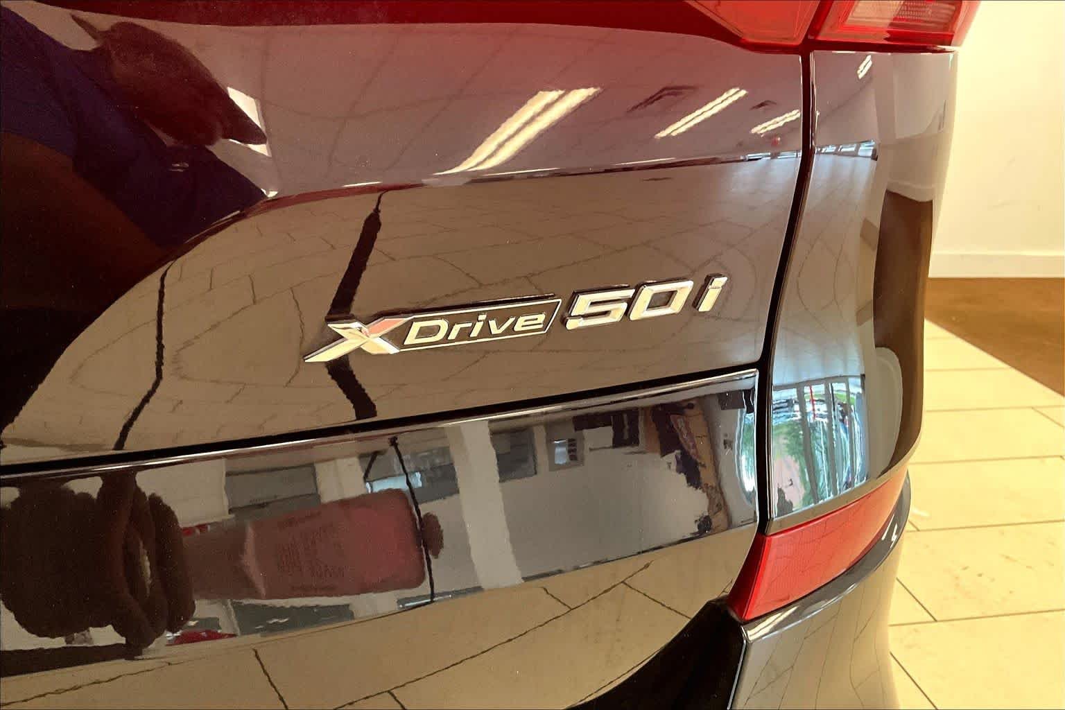 Used 2019 Carbon Black Metallic BMW xDrive50i image 9