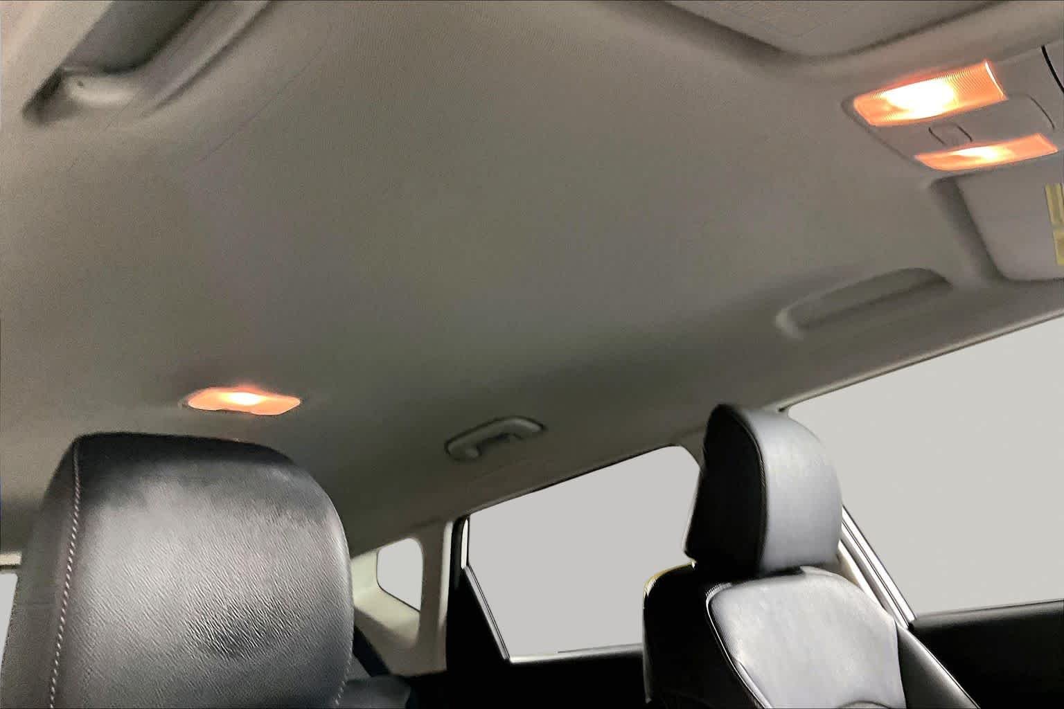 Used 2020 Snow White Pearl Kia EX image 13