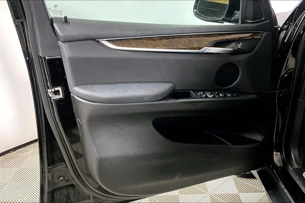 Used 2018 Jet Black BMW sDrive35i image 18