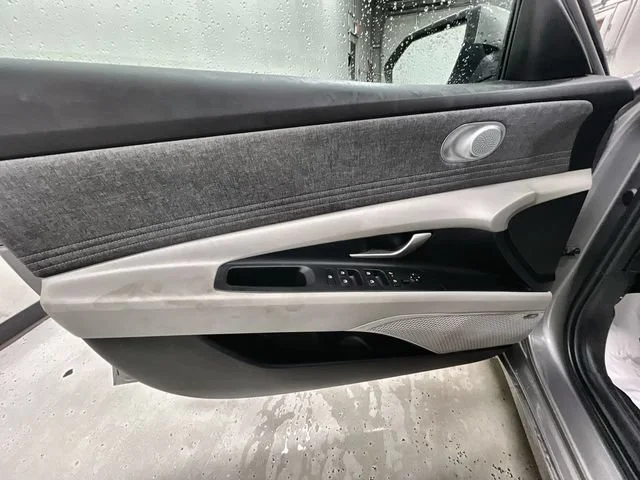 Certified Used 2024  Hyundai Limited image 23