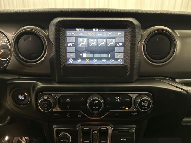 Used 2022 White Jeep Sport image 18