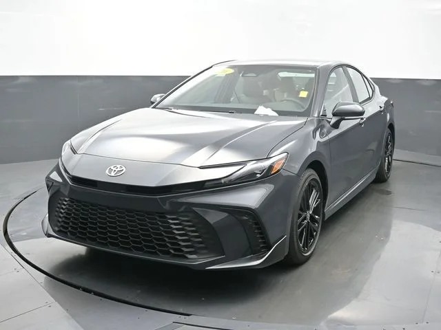 2026 Toyota Camry SE Hybrid's photo