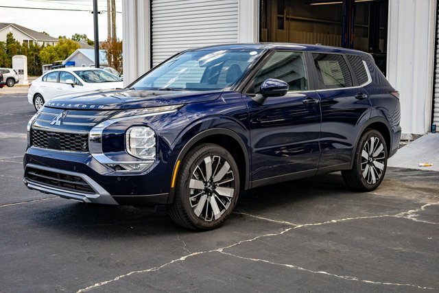 New 2025 Mitsubishi Outlander SE 4D Sport Utility in D'Iberville