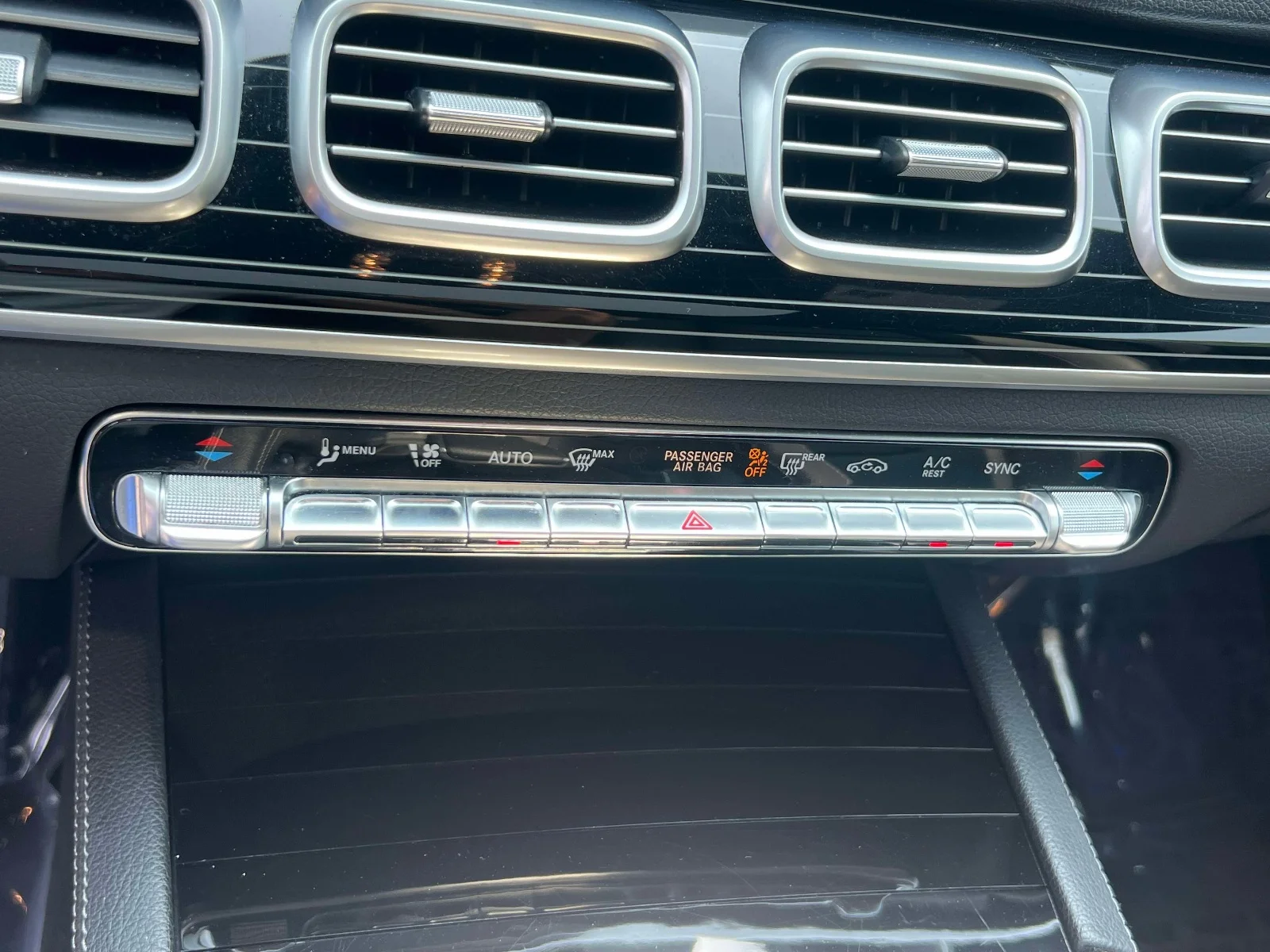 Certified Used 2024 Black Mercedes-Benz GLE 350 image 33