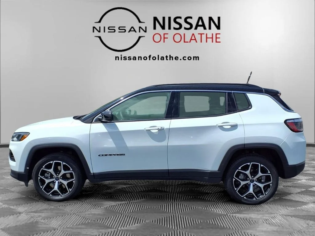 Used 2025 White Jeep Limited image 19