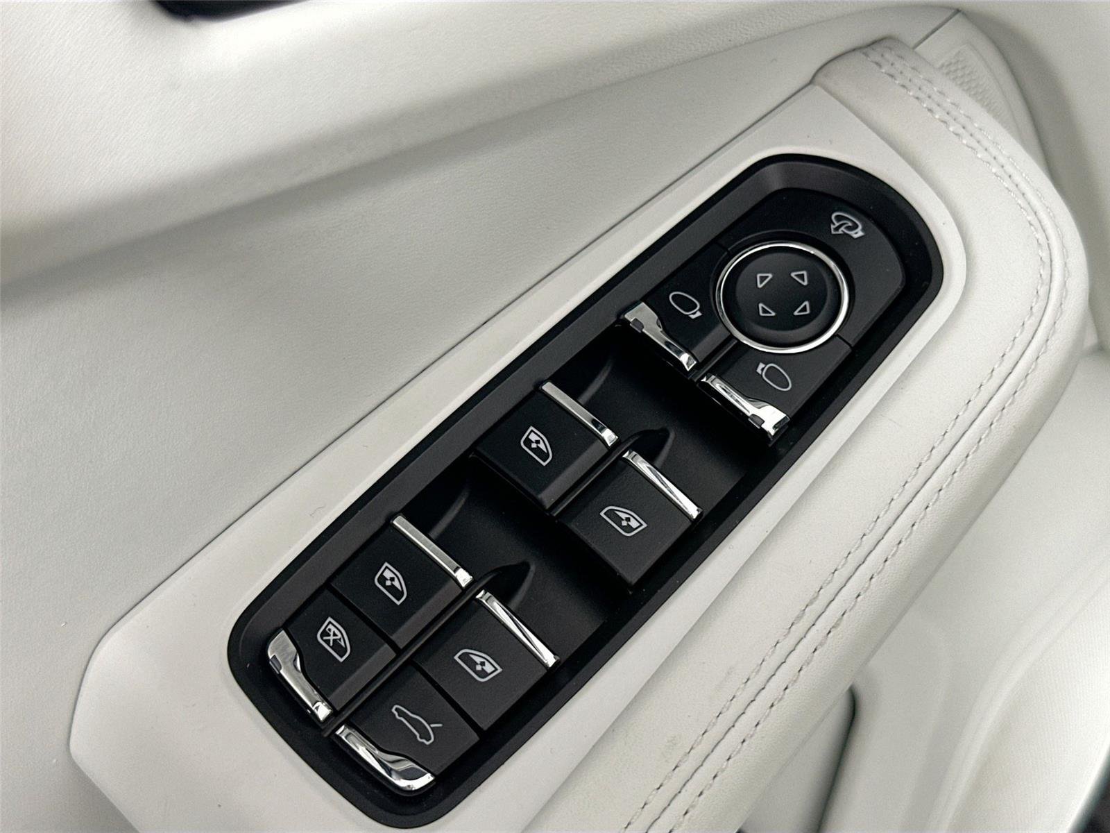 2024 Porsche Macan Base - Photo 32