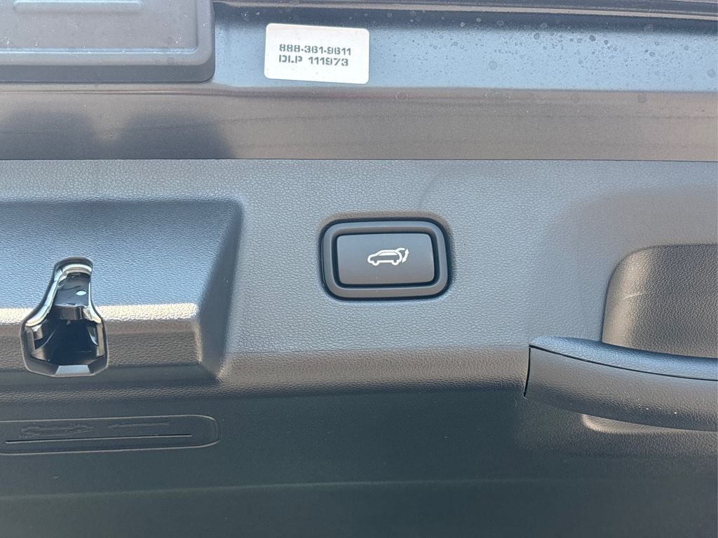 Used 2025 Black Hyundai SEL Convenience image 14