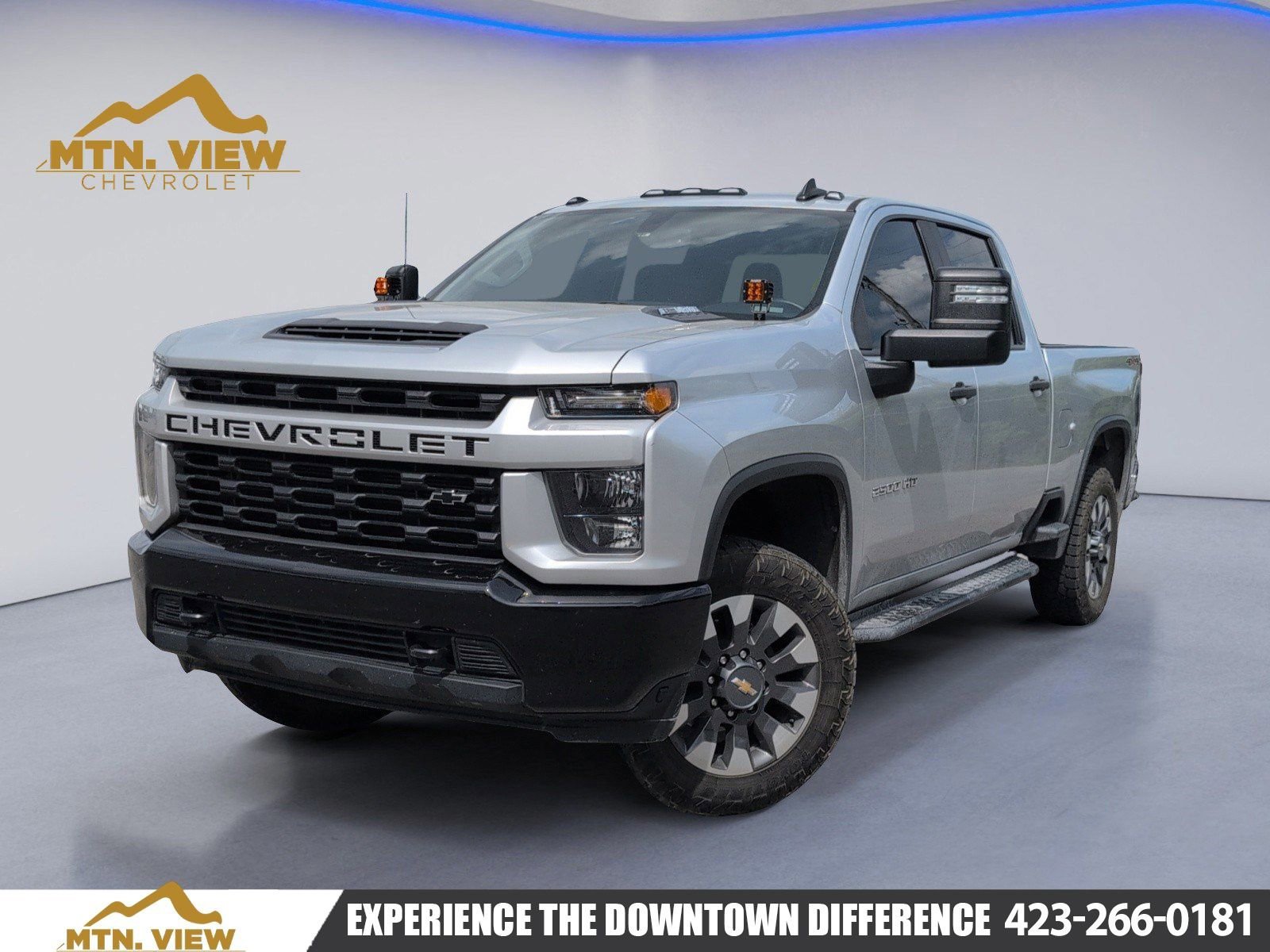 SILVER ICE METALLIC 2021 Chevrolet Silverado 2500HD Custom Crew Cab 4WD Pickup Truck Four-Wheel Drive