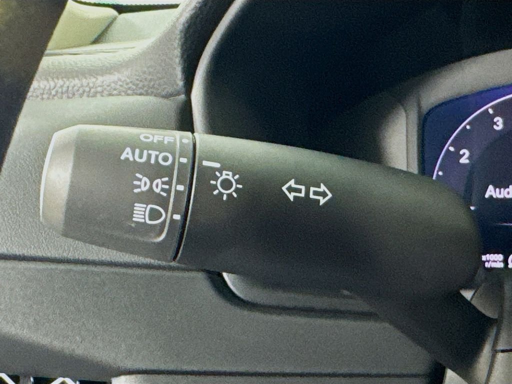 New 2026 Meteorite Gray Metallic Honda SE image 13