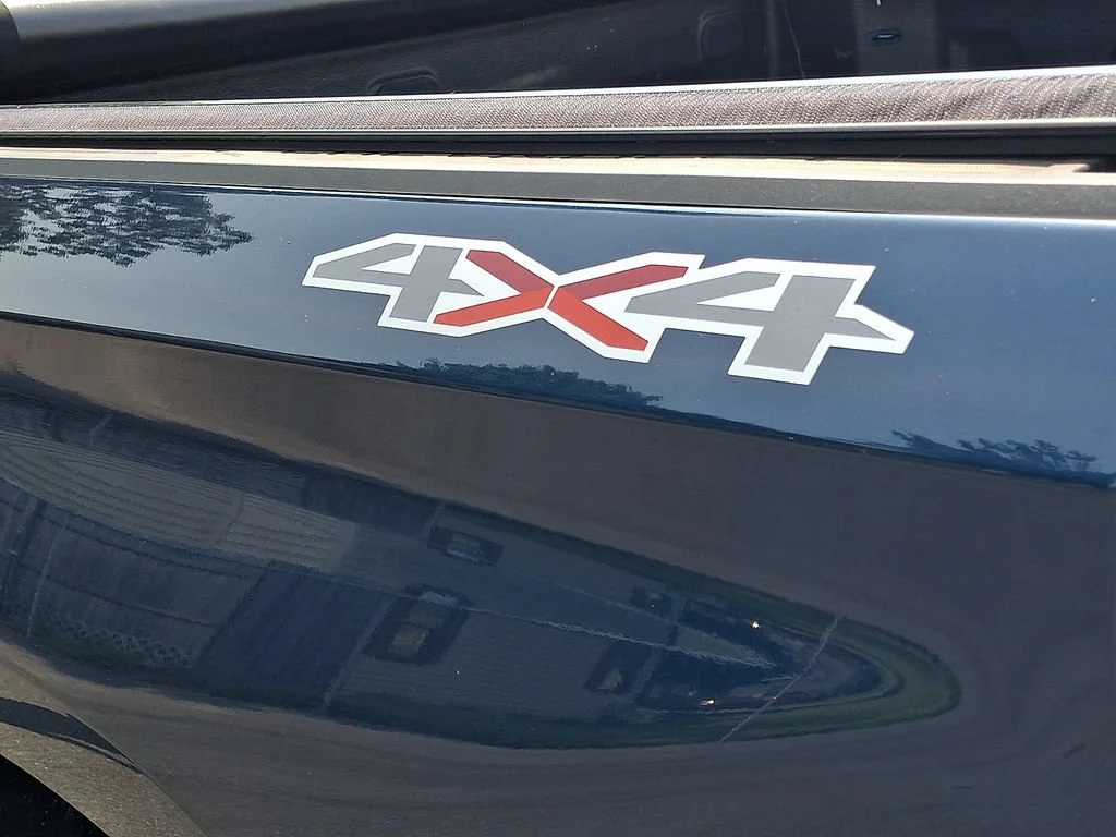 Used 2019 NORTHSKY BLUE METALLIC Chevrolet Custom image 32