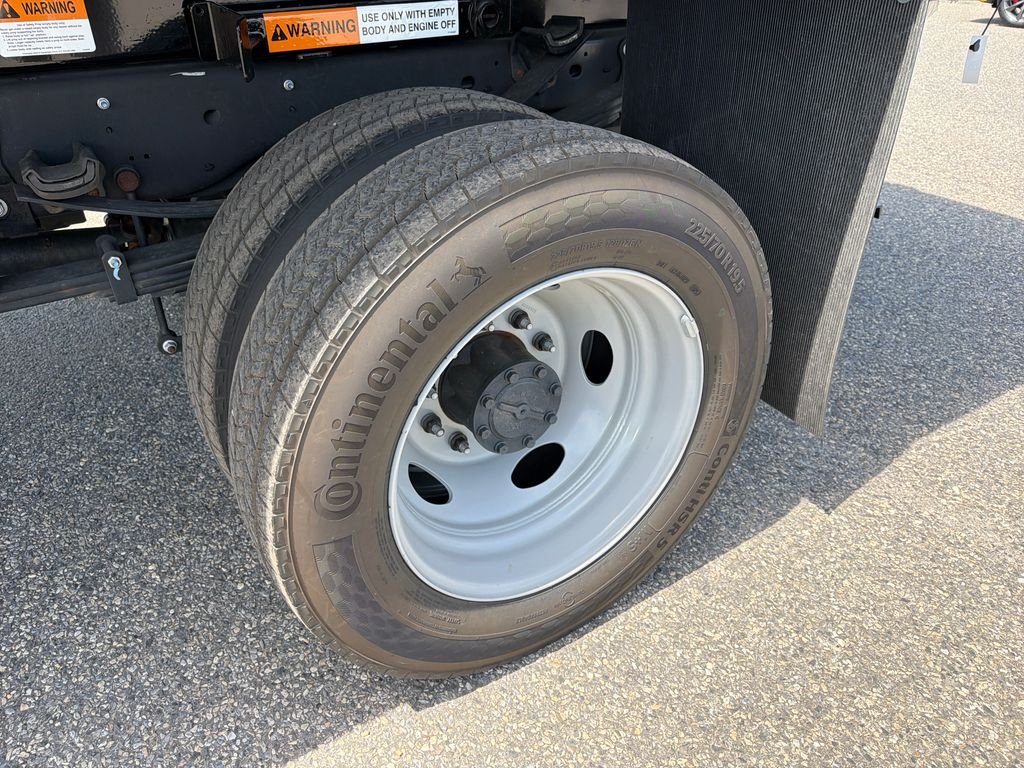 2025 Ford F-550 Super Duty Chassis Cab XL - Photo 6