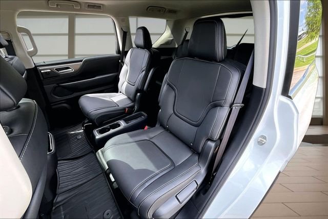 Used 2026 White INFINITI PURE image 25