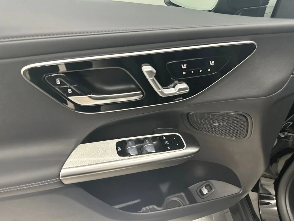 New 2026 Black Mercedes-Benz GLC 300 image 14