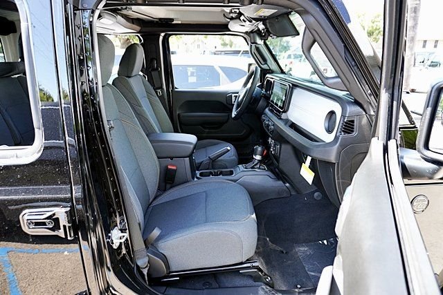 New 2025 Black Clear-Coat Exterior Paint Jeep Sport S image 16