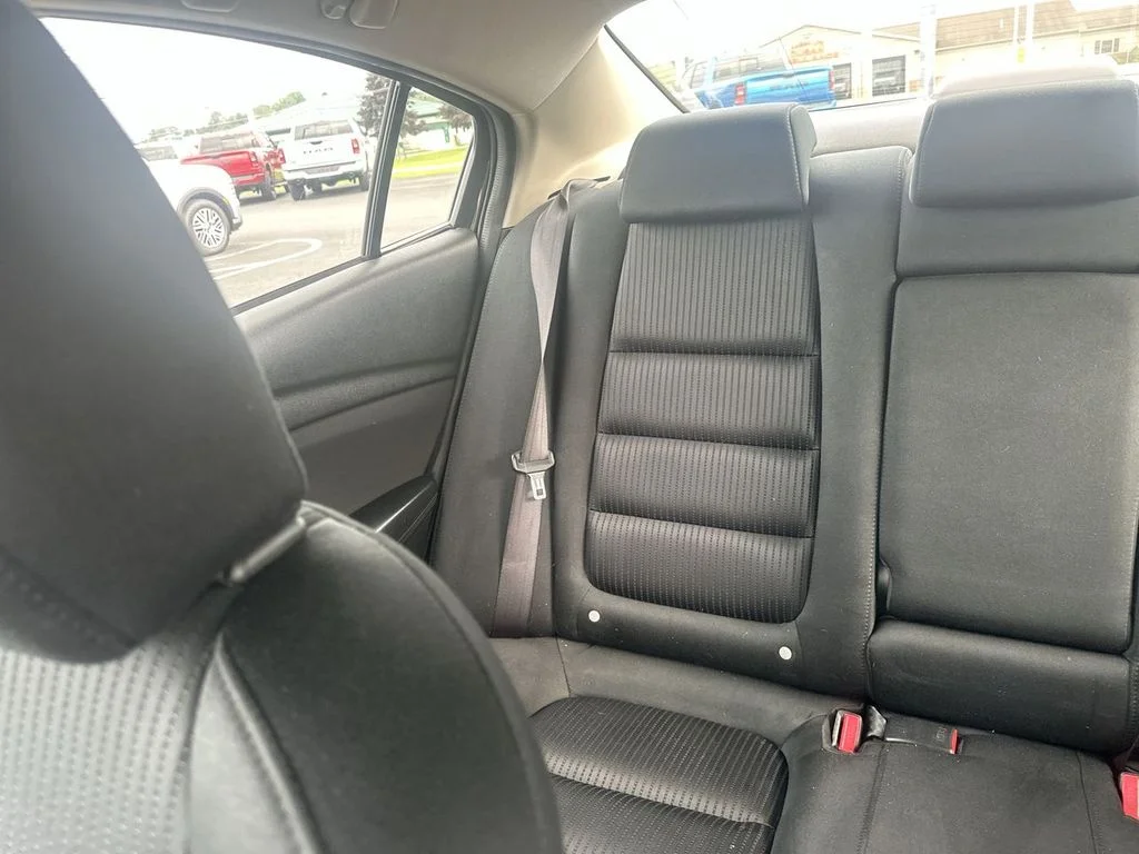 Used 2017 Silver Mazda Sport image 12