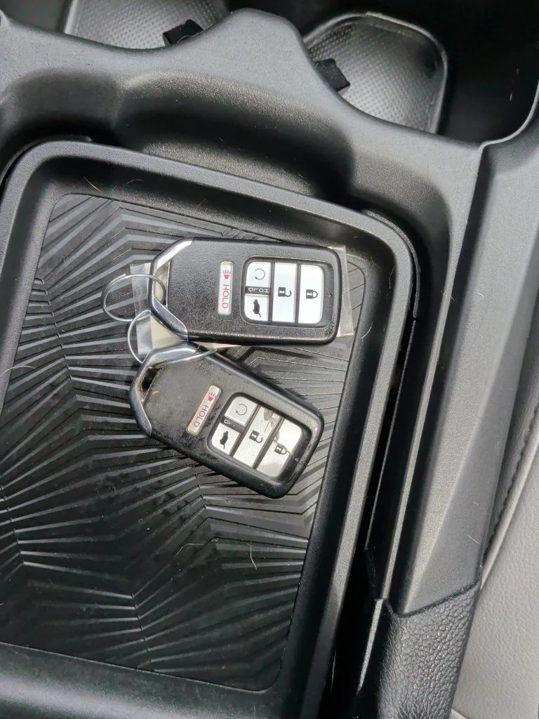 Used 2018 Lunar Silver Metallic Honda Touring image 46
