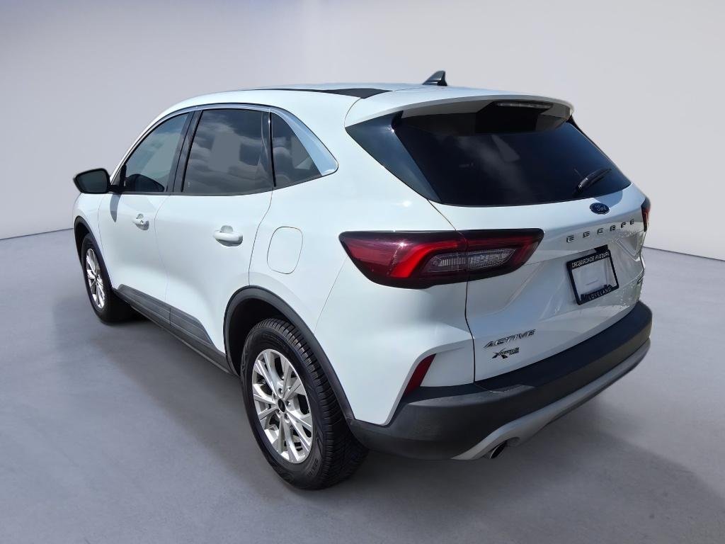 Used 2023 Oxford White Ford Active image 3