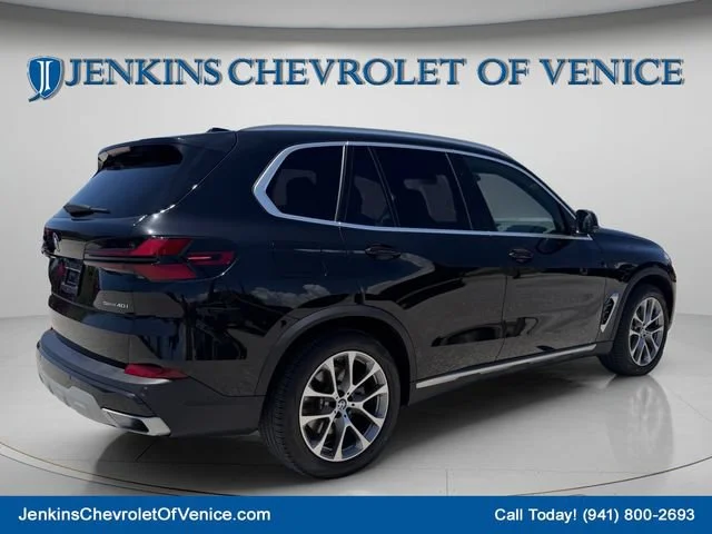 Used 2024 Black BMW sDrive40i image 4