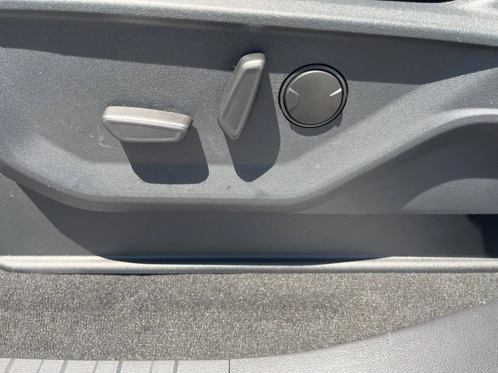 New 2026 Star White Metallic Tri-Coat Ford F-250® Lariat® image 16