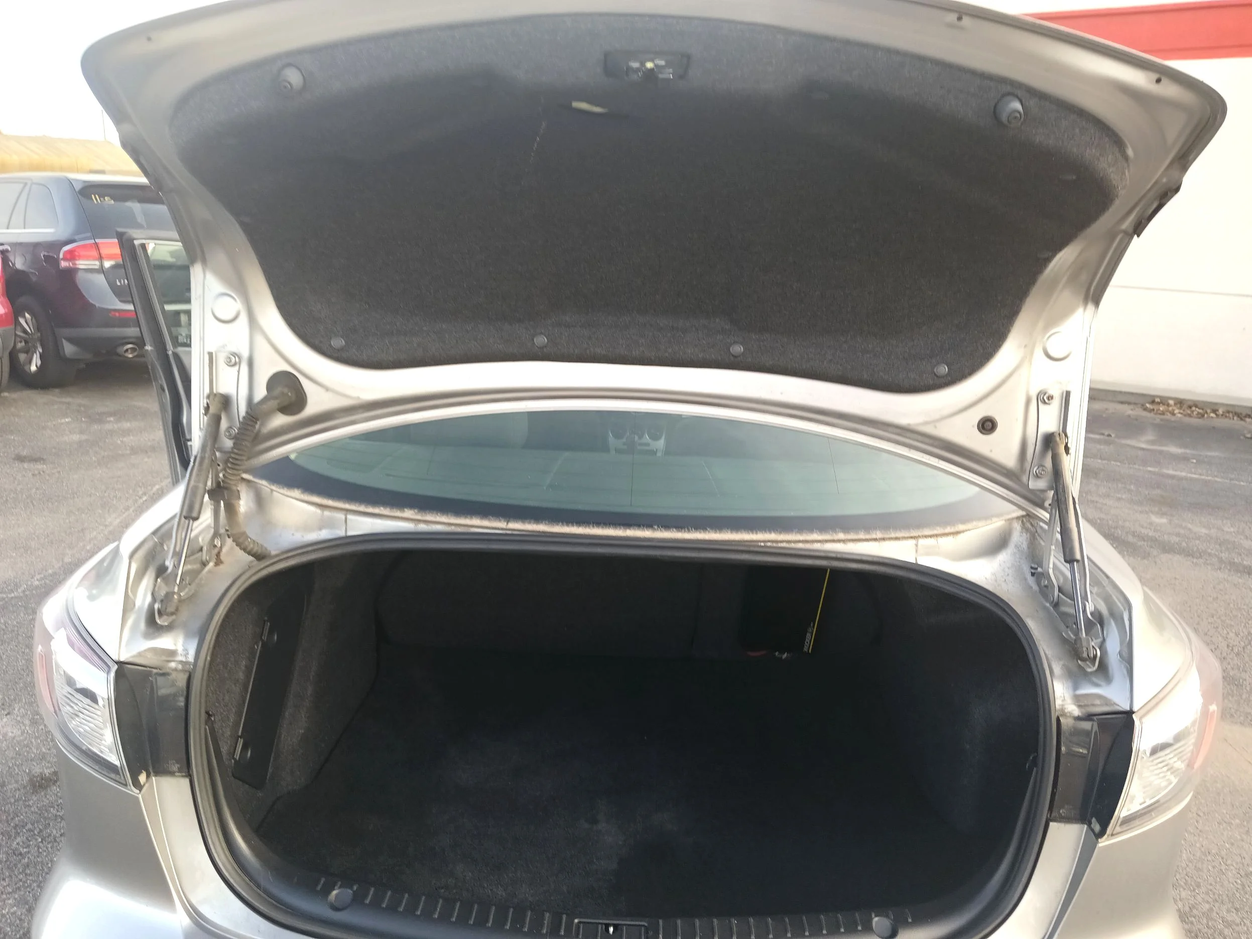Used 2010 Silver Mazda i SV 4-Door image 12