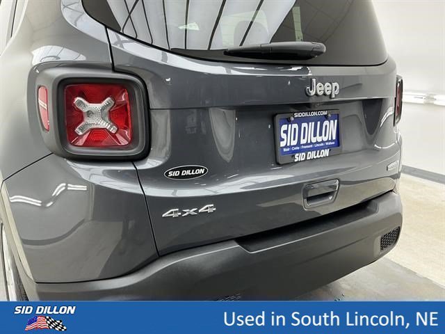 Used 2022 Graphite Gray Jeep Latitude image 22