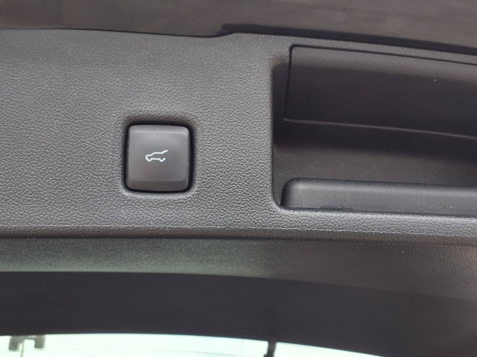 Used 2024 Agate Black Metallic Ford Platinum image 22