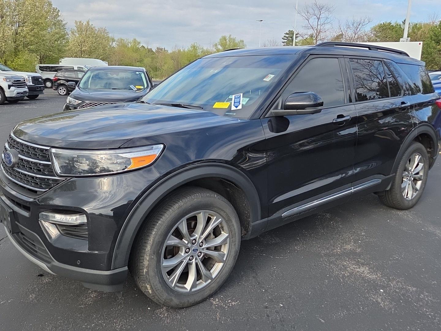 Used 2023 Agate Black Metallic Ford XLT image 5