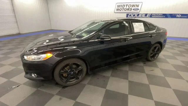 Used 2016 Shadow Black Ford SE image 4