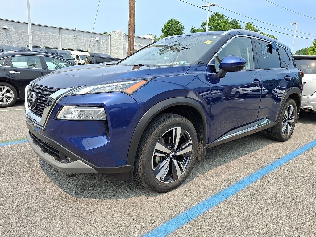 Used 2021 Blue Nissan SL image 3
