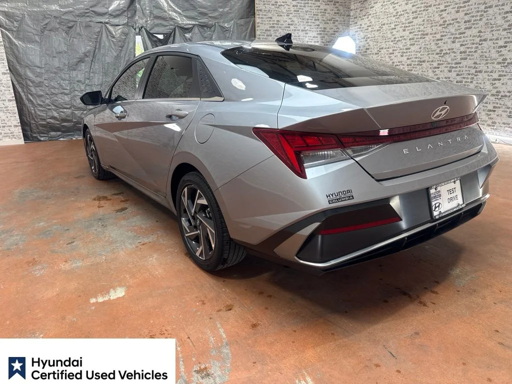 Certified Used 2025 Fluid Metal Hyundai SEL Convenience image 6